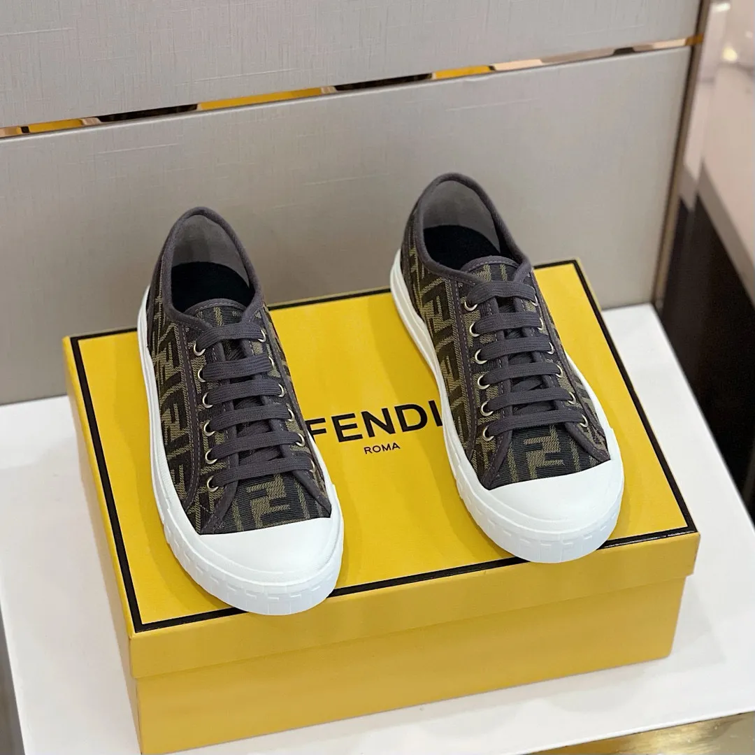 Factory price: 380 new Fendi Fendǐ Domino sneakers with jacquard FF pattern, embossed FF pattern on the toe, canvas upper, T men's men's shoes 💰U customized outsole Size: 38-45, (45 customized)